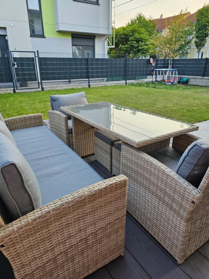 Cosy & Elegant Cityhouse With Garden Viena Exterior foto